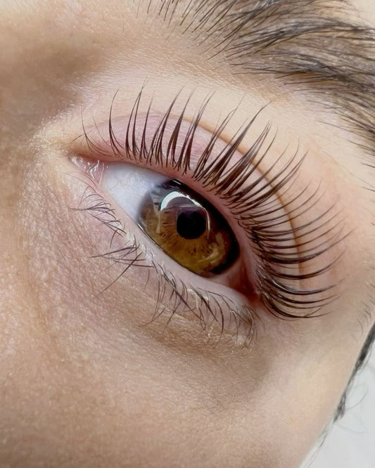 Les bienfaits du rehaussement de cils pour les cils naturels